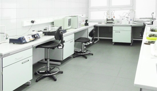 <p><strong>Laboratory of geochemistry of the forest environment at the University of Agriculture</strong></p>
